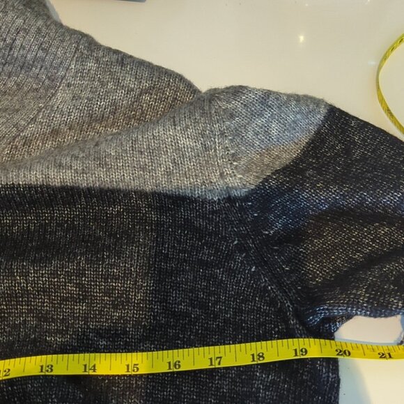 Armani Jeans Wool Blend Two-Tone Gray Shawl Sweater - Slim Fit L Like New - Picture 6 of 6